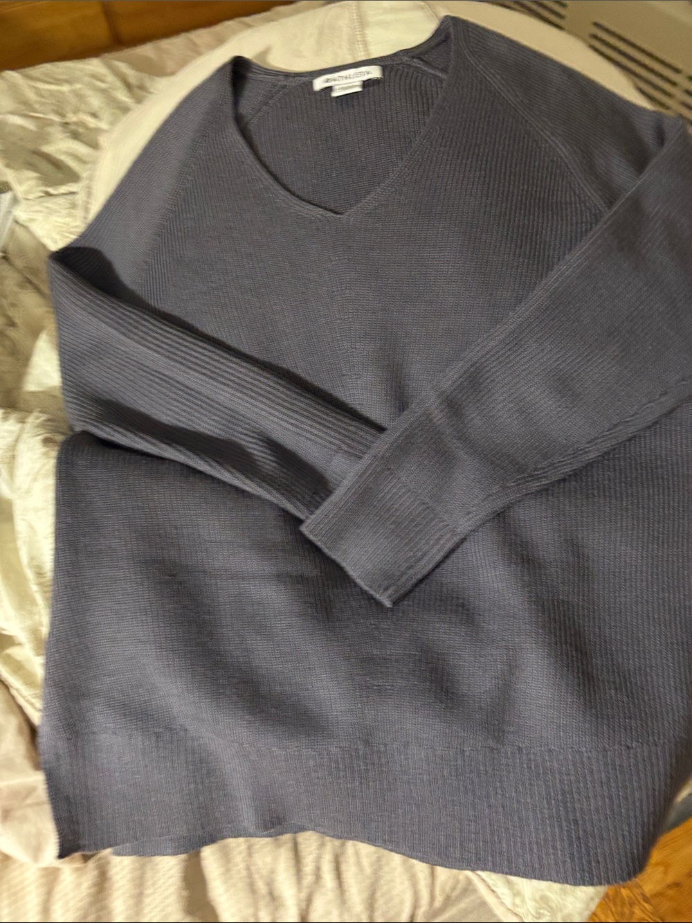 Athleta Hanover V Neck Knit Sweater Dusk Violet Purple Small